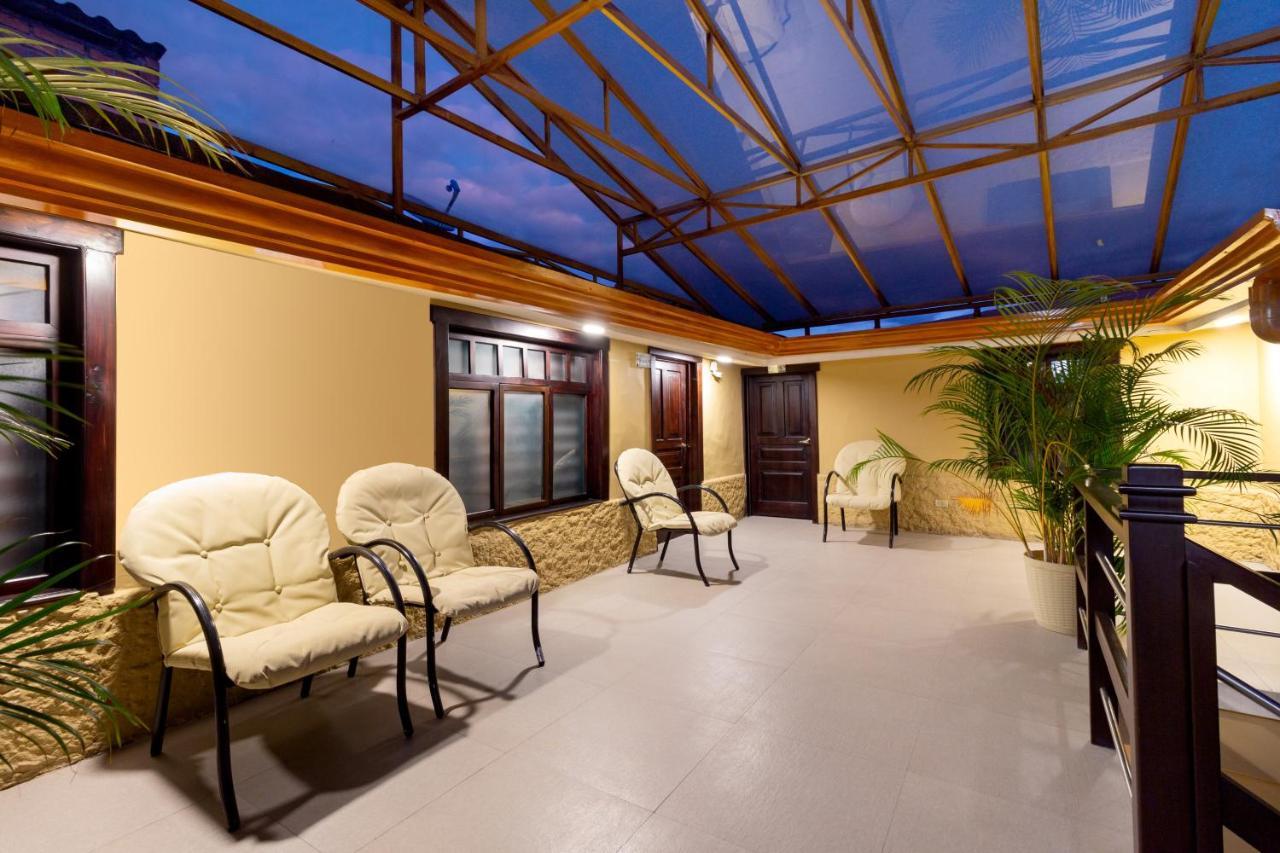 Hotel Majestic 2 By Hhg Cuenca Exterior photo